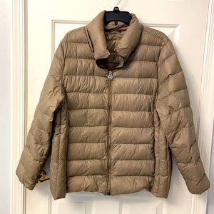 Women tan Micheal Kors quilted puffer jacket